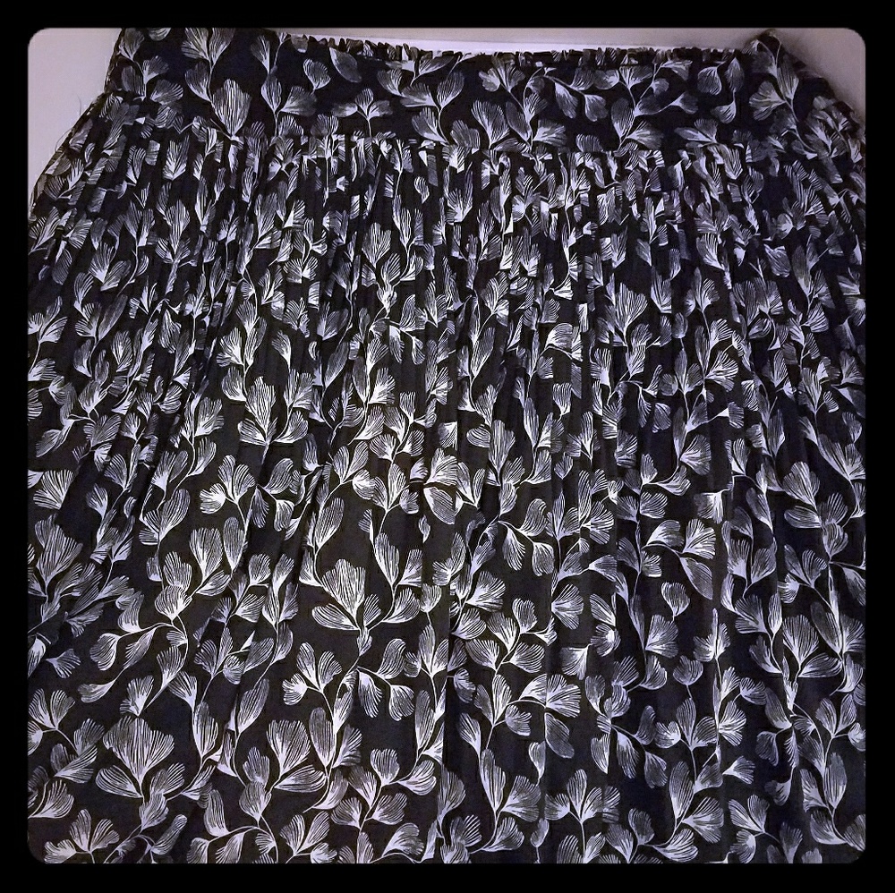 NWOT SZ XXL Merona Floral Print Skirt